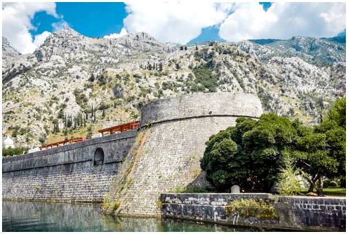 Котор в Черногории, красивый средневековый город