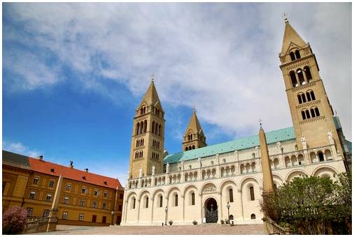 Печ, один из красивейших городов Венгрии.