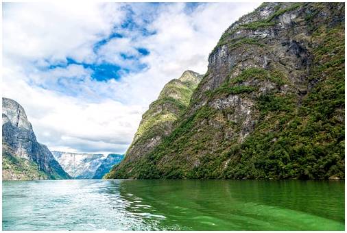Мы совершим поездку по впечатляющему фьорду Мечты в Норвегии.