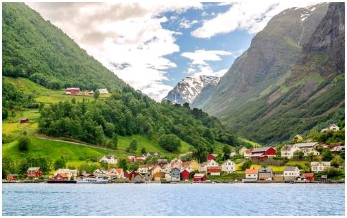 Мы совершим поездку по впечатляющему фьорду Мечты в Норвегии.