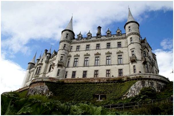 Замок Данробин: фантастическое место в Шотландии.