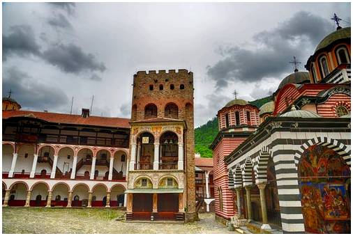 Рильский монастырь в Болгарии, место паломничества