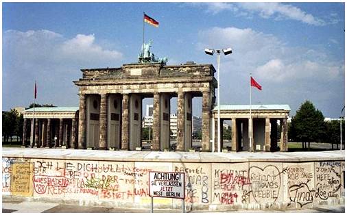 Бранденбургские ворота, немецкий символ Берлина.