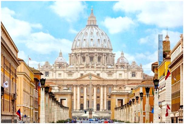 Самые впечатляющие католические церкви в мире
