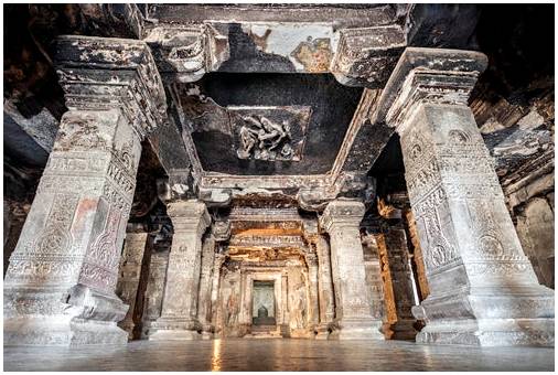 Храмы Эллора в Индии, великолепные