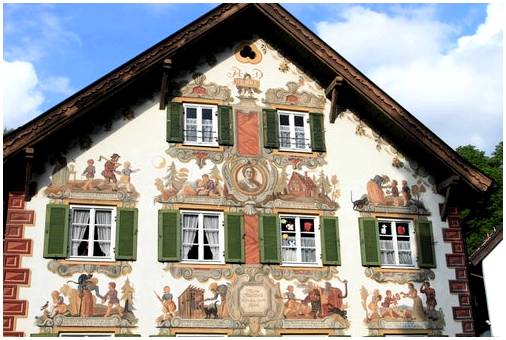 Обераммергау в Германии и его окрашенные фасады