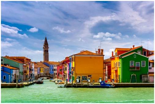 Бурано, красочный остров в венецианской лагуне