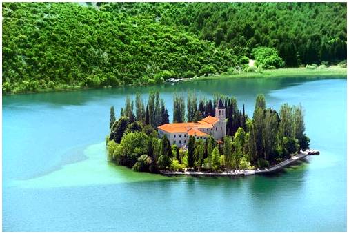 Национальный парк Крка в Хорватии, в тени Плитвицких озер