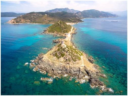 10 небольших средиземноморских островов, чтобы забыть обо всем