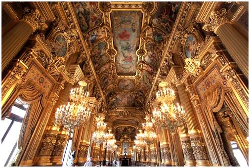 Великолепная Опера Гарнье в Париже, не имеющая себе равных