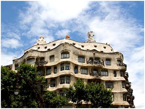Знакомство с архитектурой Гауди в Барселоне