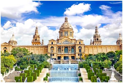 Чем заняться в Барселоне: музеи, парки и уникальные здания