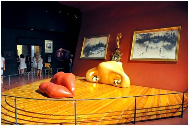 Откройте для себя Театр-музей Дали в Фигерасе.