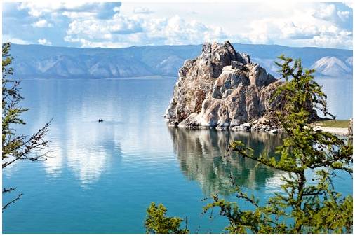 Озеро Байкал в России, пейзаж с другой планеты