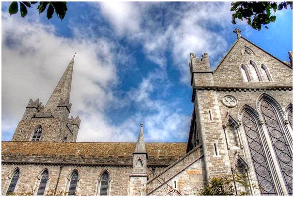 Собор Святого Патрика, самый большой в Дублине.