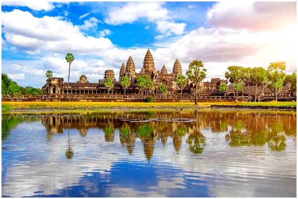Храмы Ангкора, одного из чудес света.