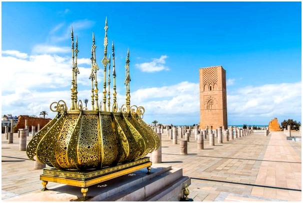 Путешествуйте по самым невероятным городам Марокко.
