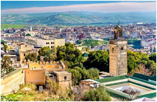 Путешествуйте по самым невероятным марокканским городам.