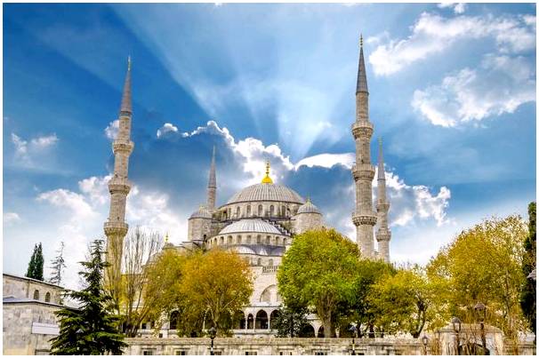 Откройте для себя чудеса Стамбула, столицы 4 империй.