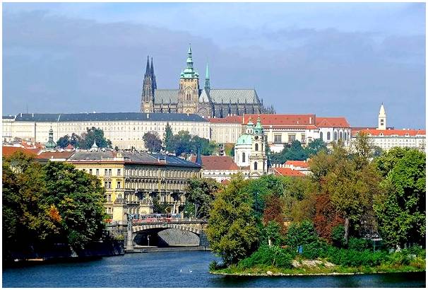 Места возле собора Святого Вита в Праге, которые вам следует знать