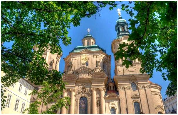 Места возле собора Святого Вита в Праге, которые вам следует знать