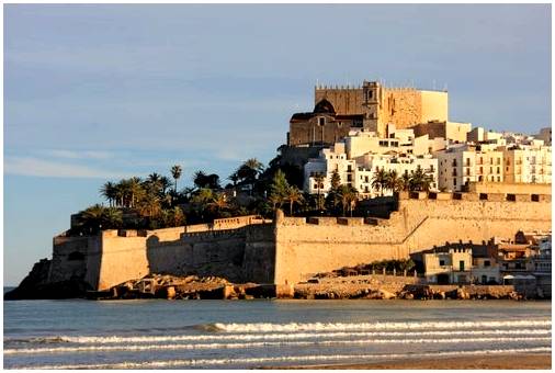 Посетим 8 великолепных замков тамплиеров в Испании.