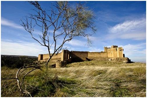 Мы посетим 8 великолепных замков тамплиеров в Испании.