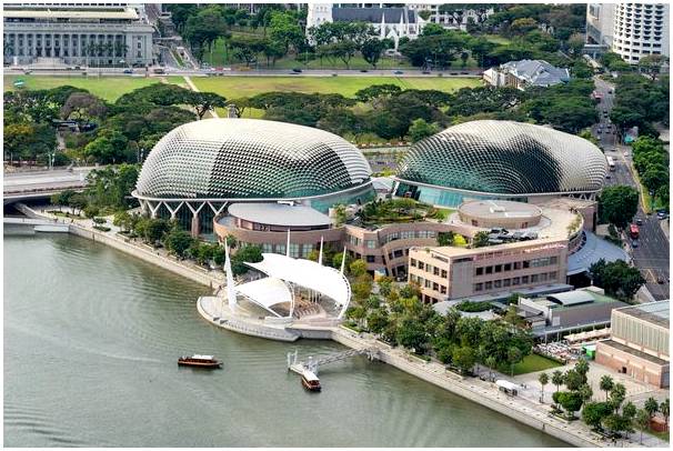 Сингапурский оперный театр Эспланада, уникальное здание