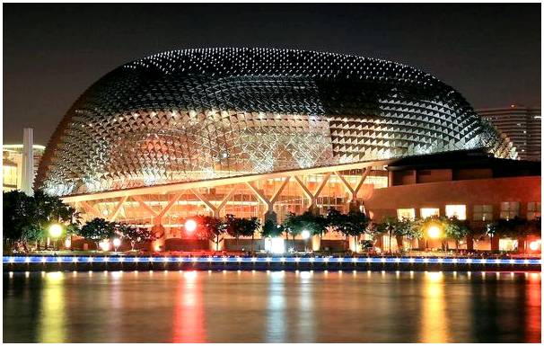 Сингапурский оперный театр Эспланада, уникальное здание
