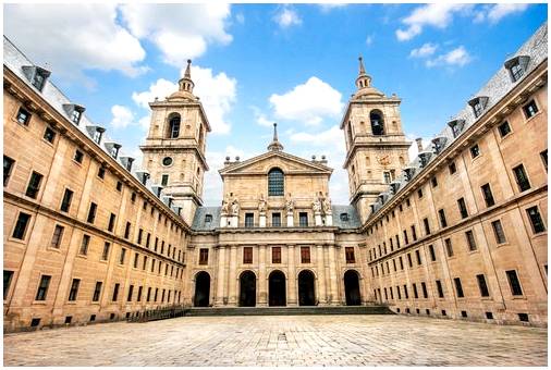 Впечатляющий монастырь Эскориал в Мадриде