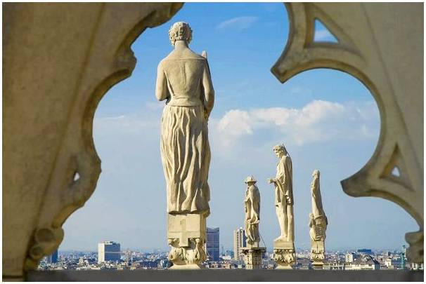 Посетите панорамную террасу Миланского собора.