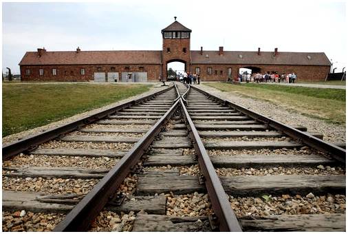 Посещаем концлагерь Освенцим-Биркенау.