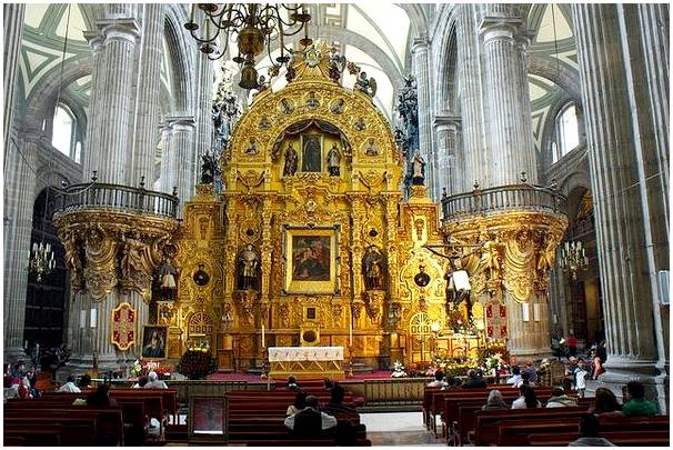 История и курьезы кафедрального собора Мексики