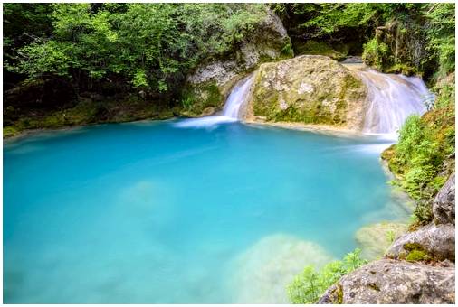 7 самых красивых природных бассейнов Европы