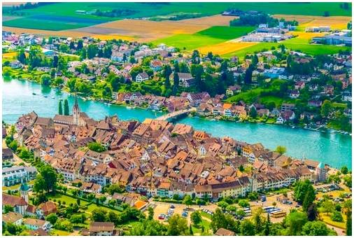 Штайн-на-Рейне, одна из самых красивых деревень Швейцарии.
