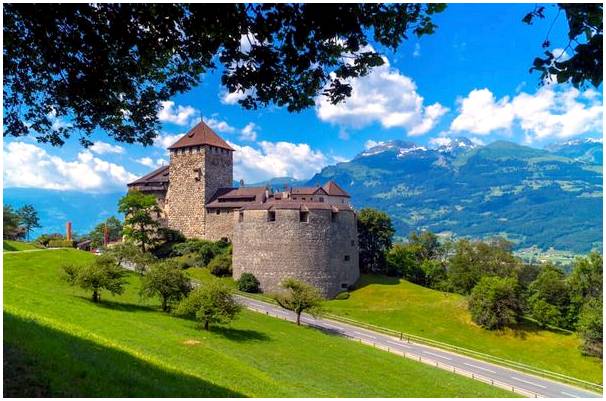 Познакомьтесь с любопытными фактами о Лихтенштейне.