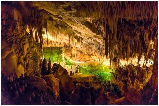 Удивительные пещеры, которые кажутся из другого мира