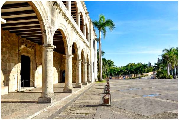 Вице-королевский дворец Диего Колона в Санто-Доминго