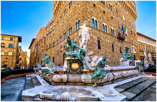 5 мест, где можно поесть у фонтана Нептуна во Флоренции