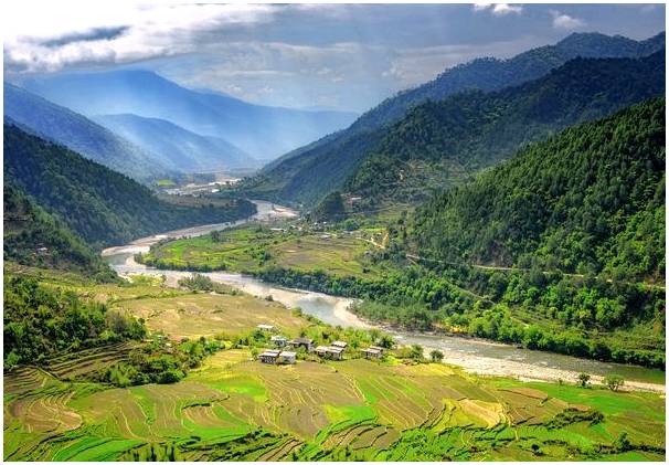 Познакомьтесь с Бутаном, самой экологически чистой страной