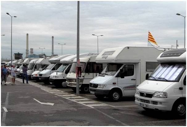 Где можно припарковать караваны в Барселоне?