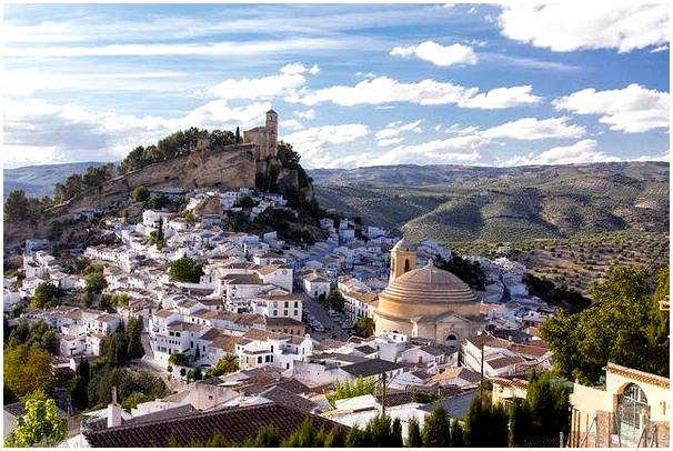 8 самых впечатляющих городов Гранады