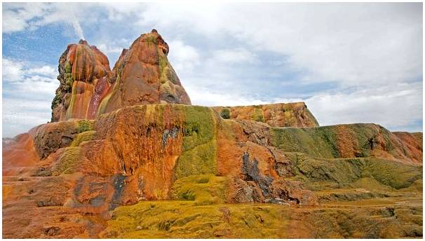 Посетите невероятный пейзаж Гейзера Флай в Неваде.