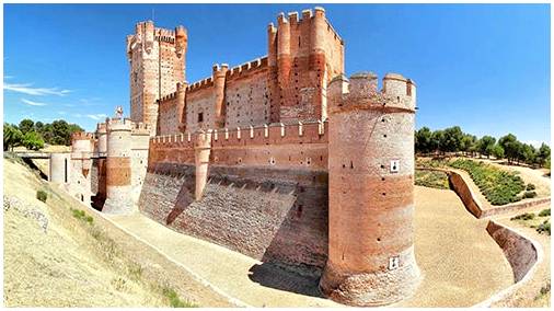 10 замков Испании, которые заставят вас влюбиться