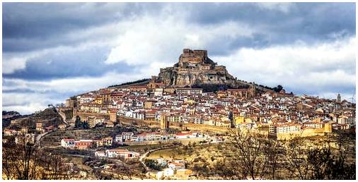 10 красивых испанских городов, застывших во времени