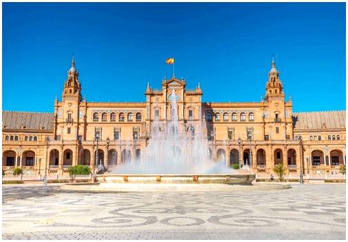 8 интересных мест на площади Испании в Севилье