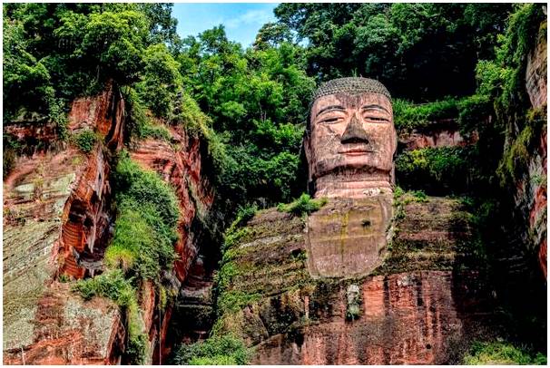 Великий Будда из Лешана, гигант, высеченный в камне
