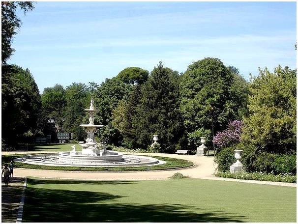 Сады Кампо-дель-Моро, важное место для посещения в Мадриде.