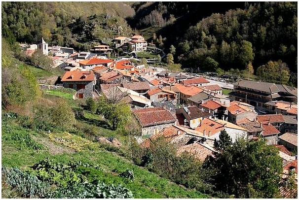 6 вещей, которые нужно сделать в Кампродоне, красивом городе в Пиренеях