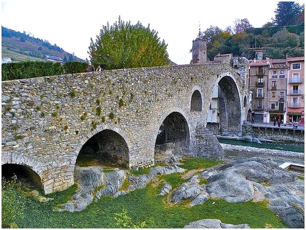 6 вещей, которые нужно сделать в Кампродоне, красивом городе в Пиренеях